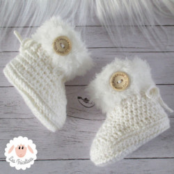Chaussons bébé en laine bordure fourrure