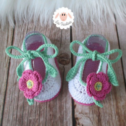 Chaussons bébé fille ballerines blanches fleurs fuchsia