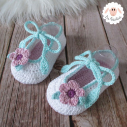 Chaussons bébé ballerines blanches fleurs mauves