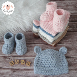 Bonnet et chaussons en maille épaisse