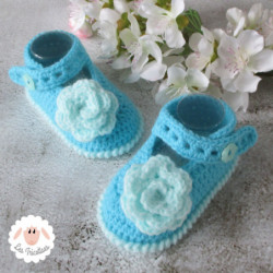 Chaussons babies en laine layette