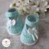 Chaussons bébé crochetés main babies vert clair et blanc