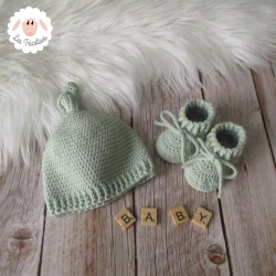 Bonnet et chaussons assortis en laine mérinos