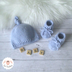 Bonnet et chaussons assortis en laine mérinos