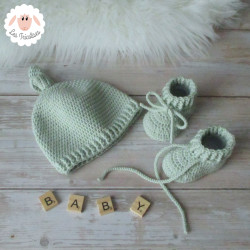 Bonnet et chaussons assortis en laine mérinos