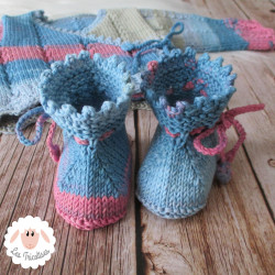 Brassière bébé en coton multicolore et chaussons assortis