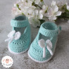 Chaussons bébé crochetés main babies vert clair et blanc