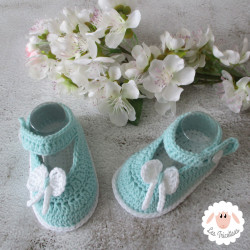 Chaussons bébé crochetés main babies vert clair et blanc