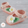 Chaussons bébé babies à fleurs blanches plusieurs couleurs