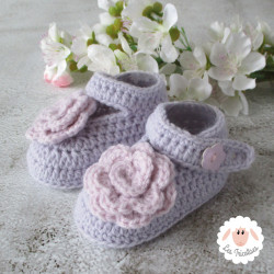 Chaussons bébé babiesà fleurs mauves