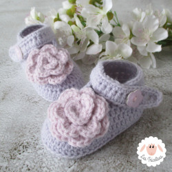 Chaussons bébé babiesà fleurs mauves