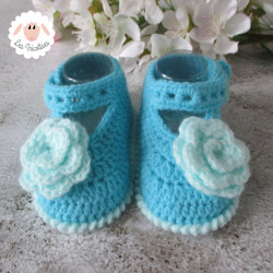 Chaussons babies en laine layette