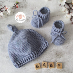 Bonnet et chaussons assortis en laine mérinos