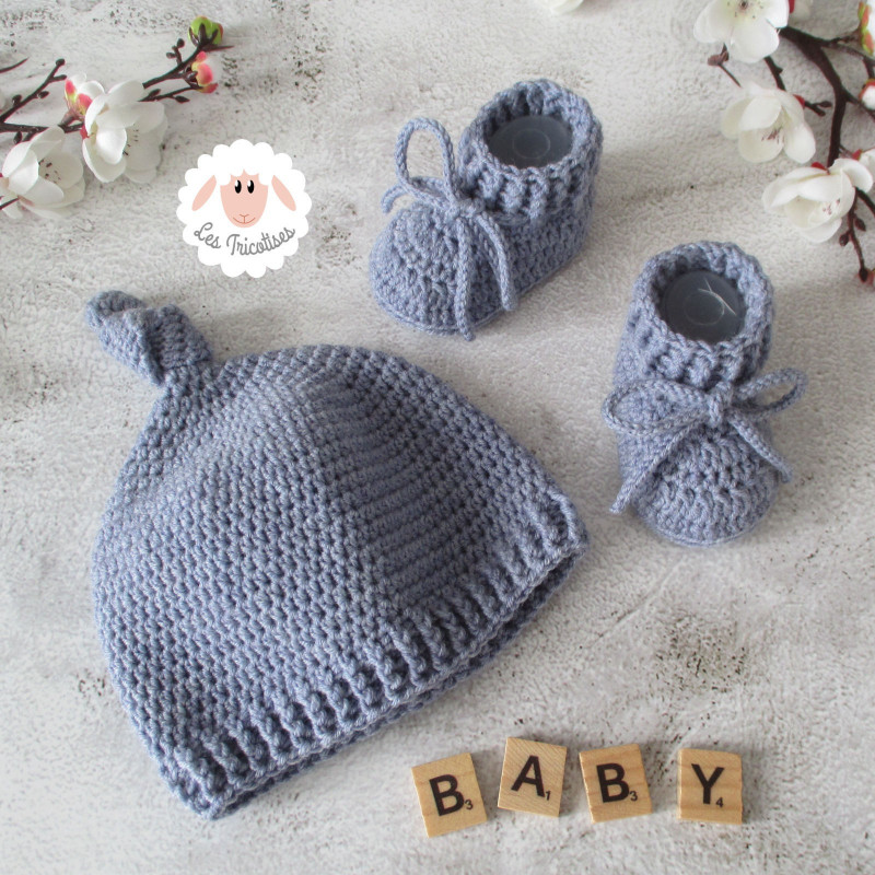 Bonnet et chaussons assortis en laine mérinos