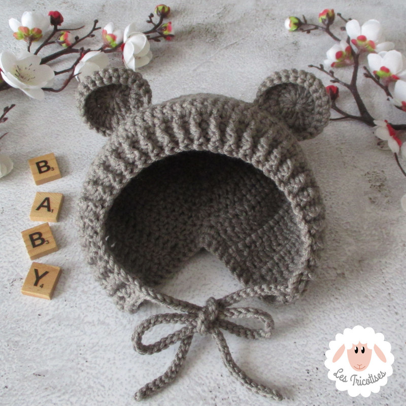Bonnet béguin à oreilles d'ours